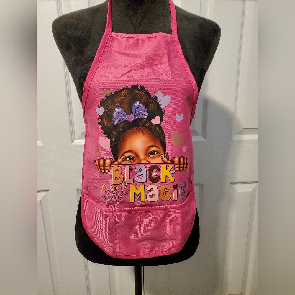 NWOT- Children's Apron w/  Front Pockets
